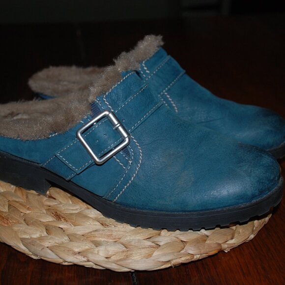 Like New Naturalizer Lined Clogs - Picture 2 of 5